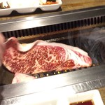 USHIHACHI - 低温熟成調理、レアよりレアな特選和牛のユッケ仕立て