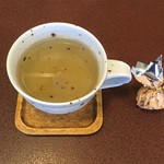 ジャム cafe 可鈴 - 食後のドリンク(ハーブティーの“クーリー”)とサービス菓子