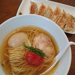 麺屋ブルーズ - 白そば＋味付とろ玉子＋鶏汁ギョーザ(6個)