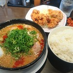 来来亭 - 味噌ラーメン(背脂抜き・ネギ多め)カラアゲ定食ライス大盛り
            単品キムチ