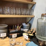 キミドリ - 食器やお水などすべてセルフ