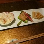 野菜割烹 あき吉 - 焼物：アスパラ胡麻味噌田楽 、玉葱と白子のグラタン