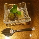 野菜割烹 あき吉 - デザート：さつま芋アイス 、ライチ、ゴールデンキウイ