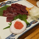 吉本 - 馬刺し　２２００円