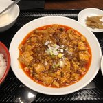 個室中華 唐文記 - 四川麻婆豆腐定食 1辛 880円。