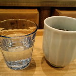 タレカツ - 子どもはお水、大人はお茶