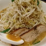 らぁ麺 三軒屋 - 野菜ニンニク・全部増しの大盛り・みそプラス