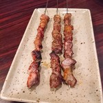 Mongoru Ryouri Izakaya Aozora Airu - 羊肉の串焼き。う～ん！美味しい！！