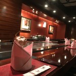 ステーキハウスハマ - 着席。