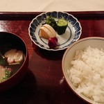 旅館花屋 - 御飯  お味噌汁  香の物   御飯お代わり自由