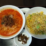 張華亭 - ハーフラーメンセット〈担々麺（小）＋炒飯〉880円