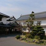 旅館花屋 - 正面玄関口      6500坪40室の敷地の入口