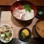 鈴や - 海鮮丼