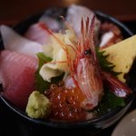 魚小路 - 海鮮丼１０５０円