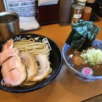 中華蕎麦 とみ田 - 「特製つけそば(320g)」¥1100