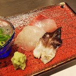 なな輝 - とり貝とブリ。あと何かの白身。