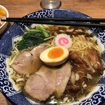 ハマカゼ拉麺店 - 特製清湯醤油900円