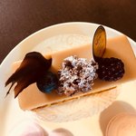 シ・サワット - キャラメル風味のアーモンド・プラリネ入りケーキ