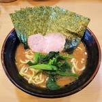 武道家 賢斗 - ラーメン650円麺硬め。海苔増し50円。