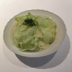 レストラン 代官山小川軒 - おいしいドレッシングが塗れたレタス