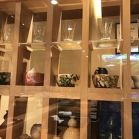 日本料理 丸しま - 飾ってある食器