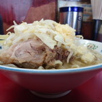 ラーメン二郎 目黒店 - 横から