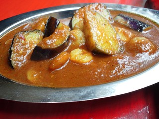 カフェ・ラティーノ - ナスとエビのカレー辛さ５０倍