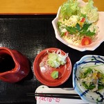 桃乃香 - さざんか御膳の小鉢とサラダ