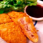 Okinawa Izakaya Paradaisu - 旨味たっぷりジューシー✨アグー豚のメンチカツ