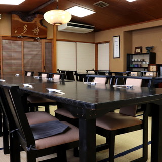 Relax in peace and relaxation. We have 3 private rooms with pure Japanese-style sunken kotatsu.