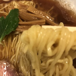 に干し屋 SINCHAN - 麺のアップ。