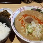 博多拉坦麺まるたん - 