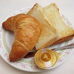 Terasu Resutoran Rozu - 【朝食】ホワイトトースト＆クロワッサン