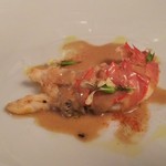 ヴィラ・デル・ソル - 伊勢海老のコニャック風味。独特の方法で伊勢海老の風味を閉じ込めたクリームでプリプリの伊勢海老の身を堪能します。