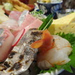 海鮮めし屋 磯人 - 磯人丼