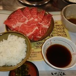 Senri shabu tin - 牛ロースしゃぶしゃぶランチのお肉とご飯とポン酢