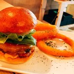 Craft Burger co. - 近くによってみても 小さい (^_^;)笑笑