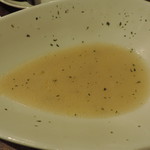 ワニバル - ムール貝のオイルソースのスープ