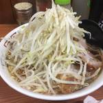 ラーメン二郎 - ラーメン二郎亀戸店 21回目ラーメン730円「麺少なめ・硬め」 「野菜マシニンニク」