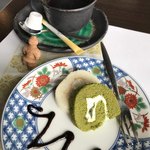 はんぺいcafeアマミク魚歳別館 - アメリカンとロールケーキ