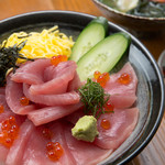 Tuna bowl with Nagisa soup