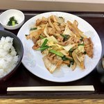 小黒川パーキングエリア上り線フードコート - 特製ピリ辛炒め定食 820円
            