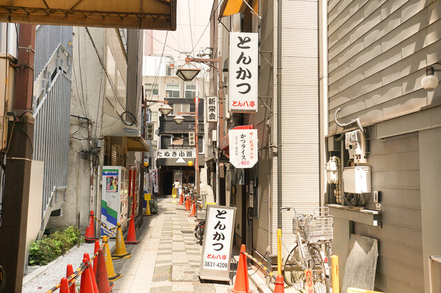 上野 とん八 亭 地図 englndtau