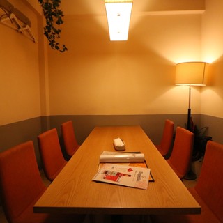 Accommodates up to 20 people! Can be reserved for 5 people or more! spacious private room