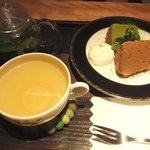 CHA NO HA - 【抹茶＆ほうじ茶シフォンケーキと無農薬生ハーブティー(700円)】