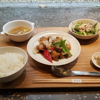 熱香森 - 鶏と野菜の豆チ炒めランチ