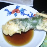 揚げたて天ぷら はまだ - エビに大葉巻