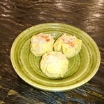 塚口餃子酒場 満太郎 - 海老玉子シュウマイ三個