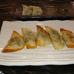 塚口餃子酒場 満太郎 - 肉餃子(焼き)