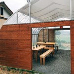 YorozuFarm - イートインできるビニールハウスも何だか雰囲気がありますね